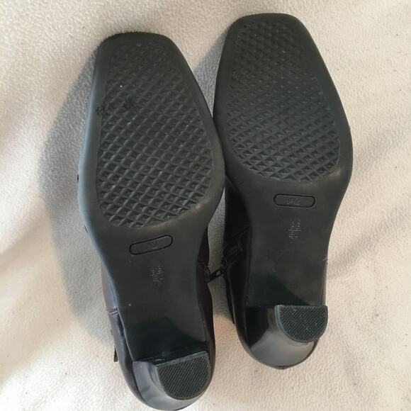 A2 by Aerosoles  square toe brown size 9 brown heel side zip ankle boots - Picture 9 of 10